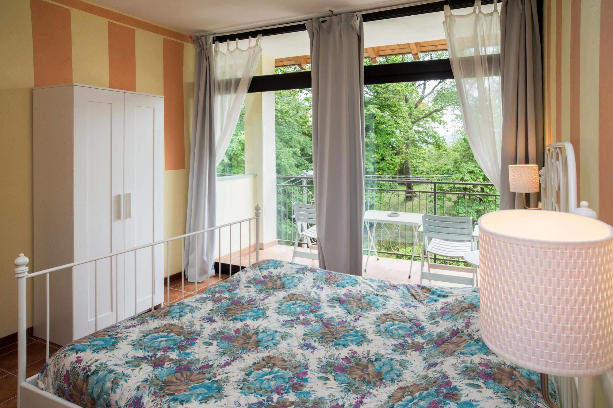 Madonna Della Neve Hotel Pettenasco Exterior photo